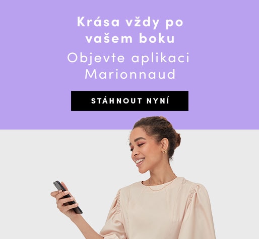 Banner s fialovým pozadím a textem „Krása vždy po vašem boku – Objevte aplikaci Marionnaud“, černé tlačítko „Stáhnout nyní“, dole osoba držící mobilní telefon.